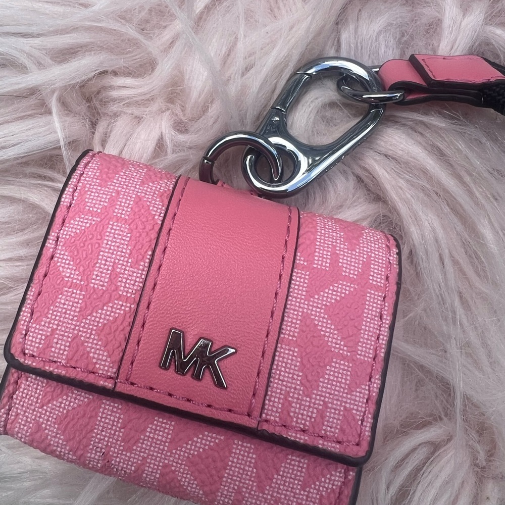 Michael Kors Pink earbuds case - Picture 2 of 4
